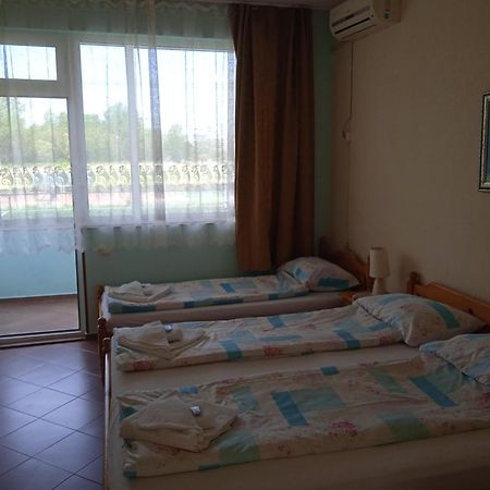Стаи За Гости Нептун Tsarevo Exterior photo