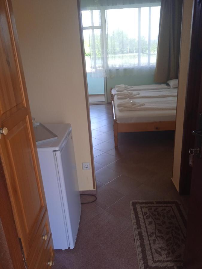 Стаи За Гости Нептун Tsarevo Exterior photo